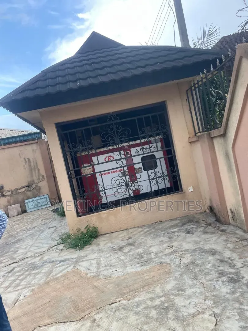 4bdrm Bungalow in Golden Palace, Oluyole for sale in Oluyole