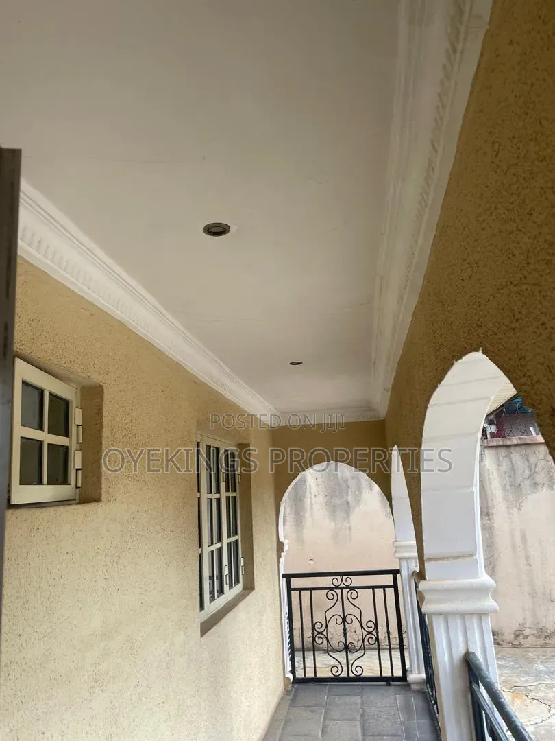 4bdrm Bungalow in Golden Palace, Oluyole for sale in Oluyole