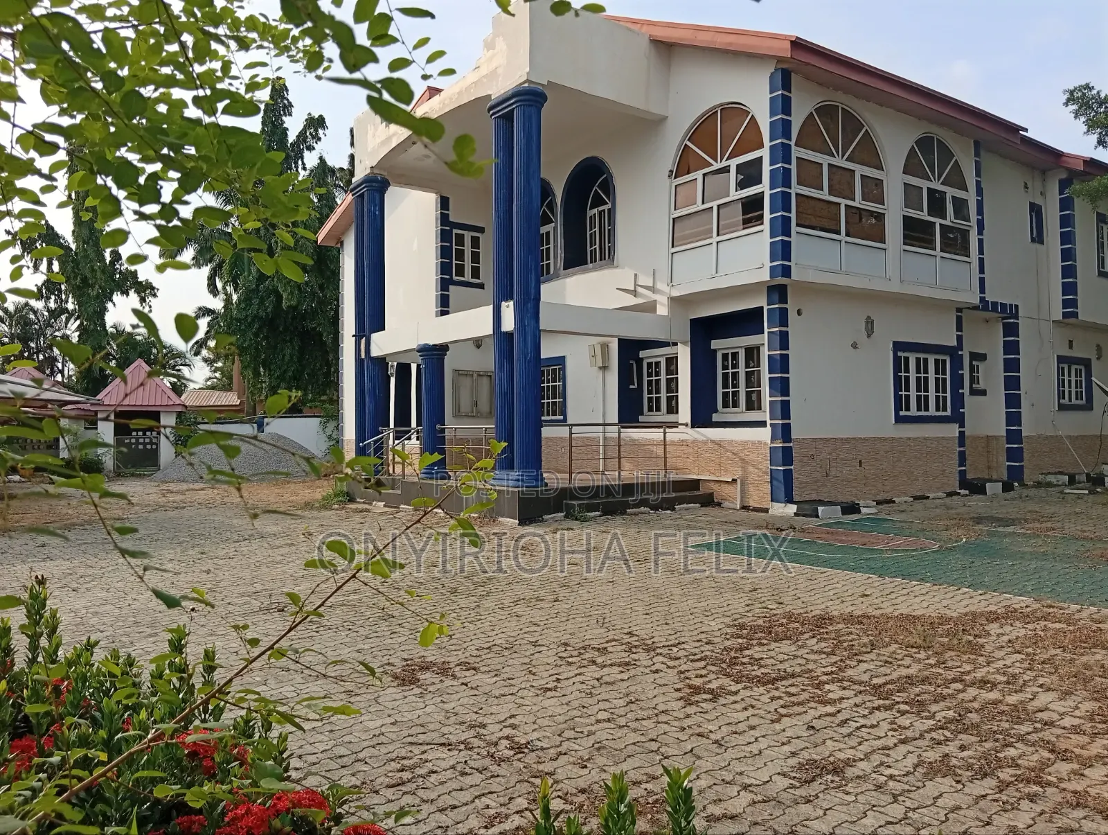 5bdrm Duplex in Gwarinpa Main, Bunkoro for sale in Bunkoro