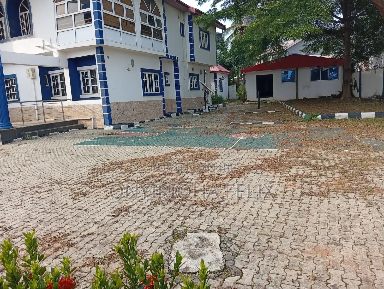 5bdrm Duplex in Gwarinpa Main, Bunkoro for sale in Bunkoro