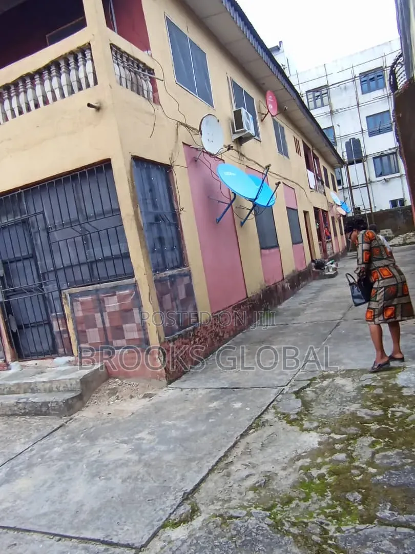 3bdrm Block of Flats in Warri for sale in Warri