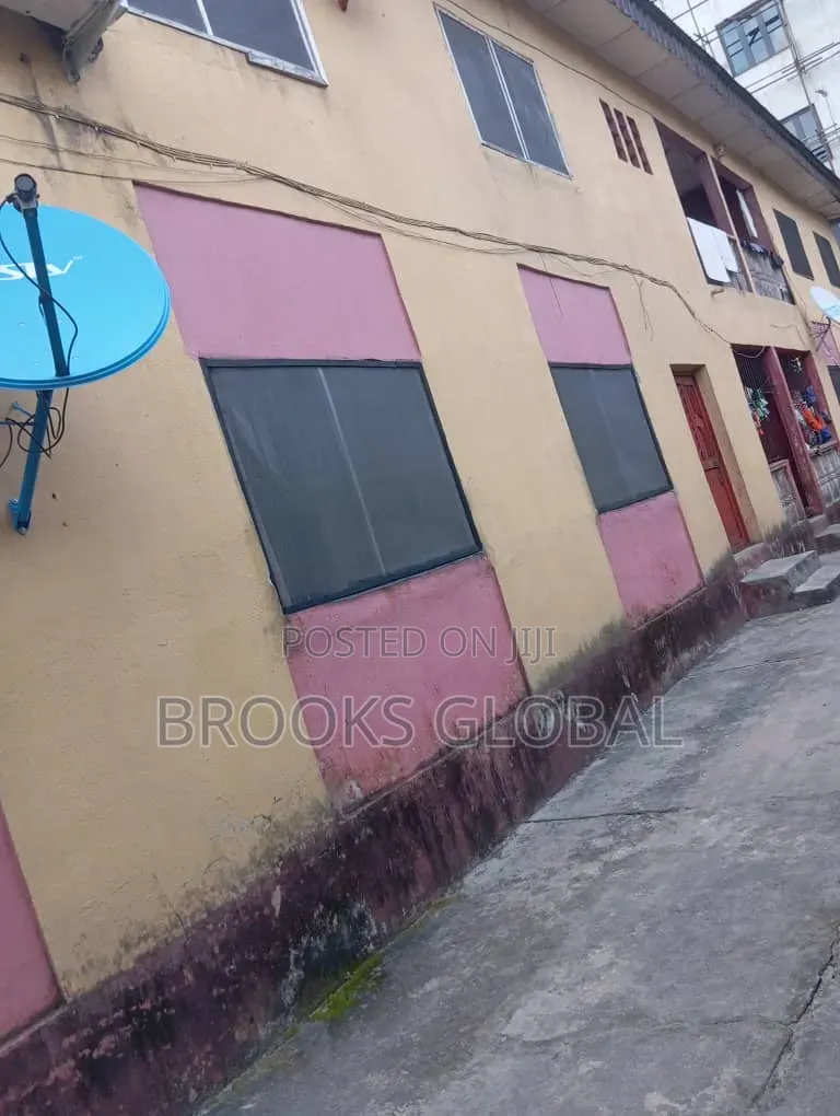 3bdrm Block of Flats in Warri for sale in Warri