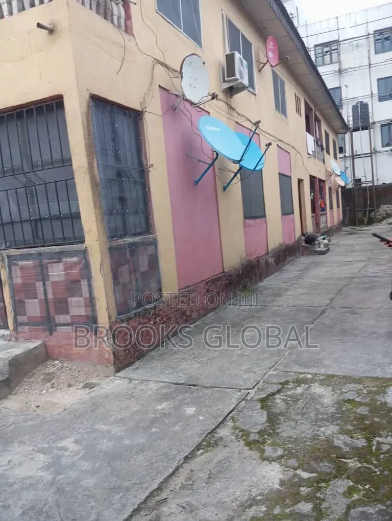 3bdrm Block of Flats in Warri for sale in Warri