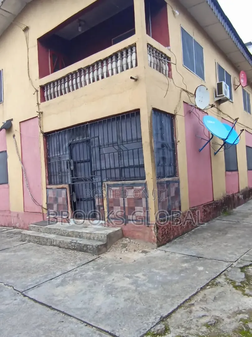 3bdrm Block of Flats in Warri for sale in Warri