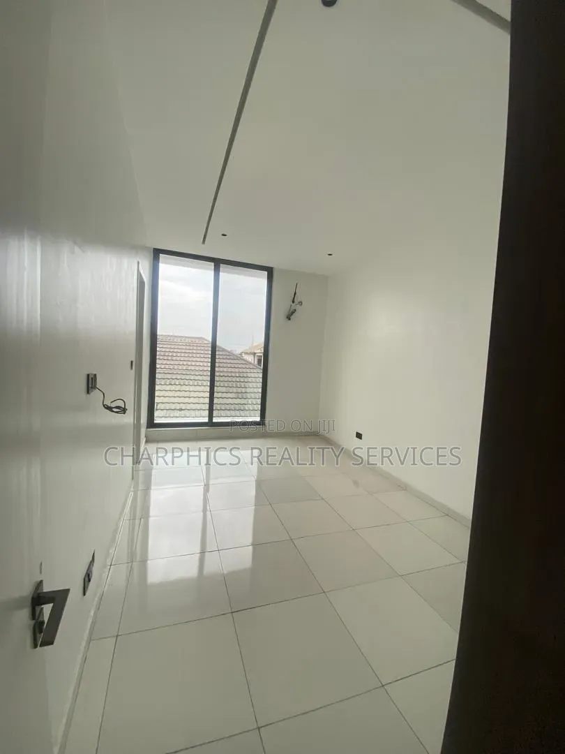 2bdrm Apartment in Lekki Phase 1 for rent in Lekki Phase 1