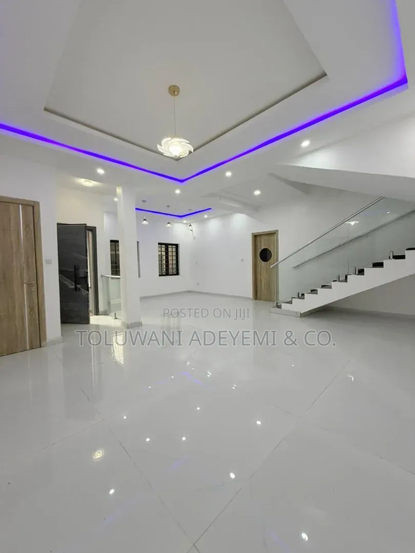 Beautifully Crafted 5 Bedroom Fully Detached Duplex With a Bq, Study in GRA Phase 2 Shangisha