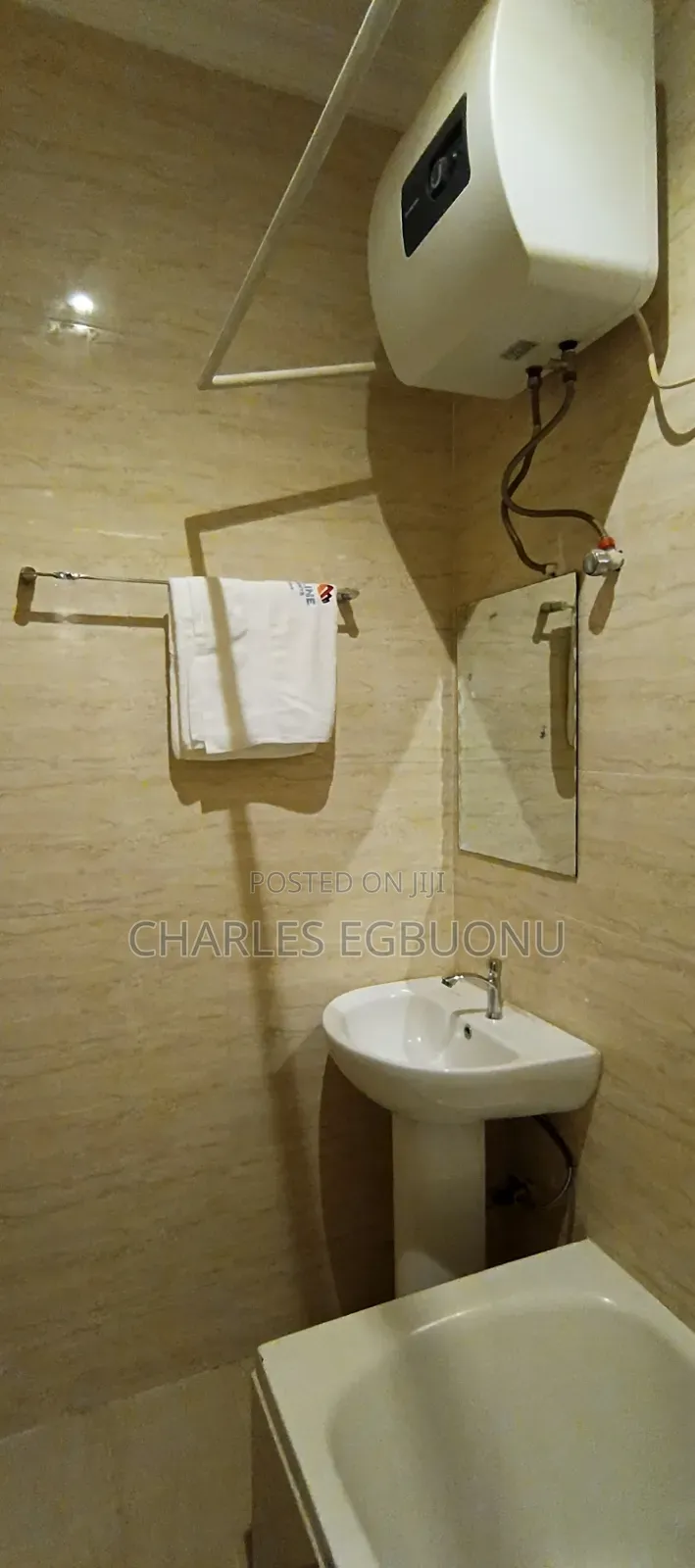 Lovely en-Suite Room in Shared Apartment | Apo | Wi-Fi | 24/7 Light in Guze
