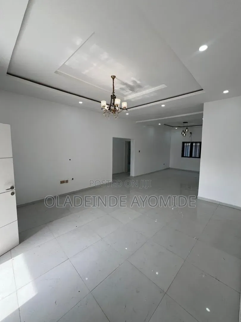2bdrm Apartment in Ilasan Ikate for rent in Ikate