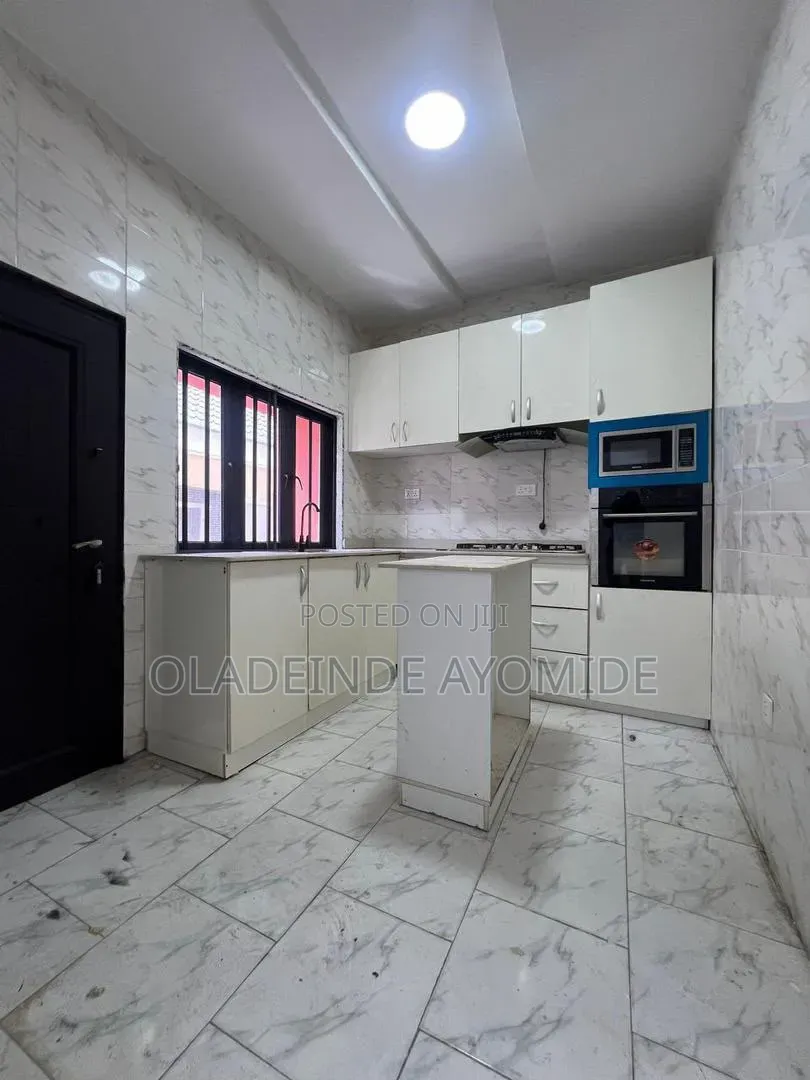 2bdrm Apartment in Ilasan Ikate for rent in Ikate