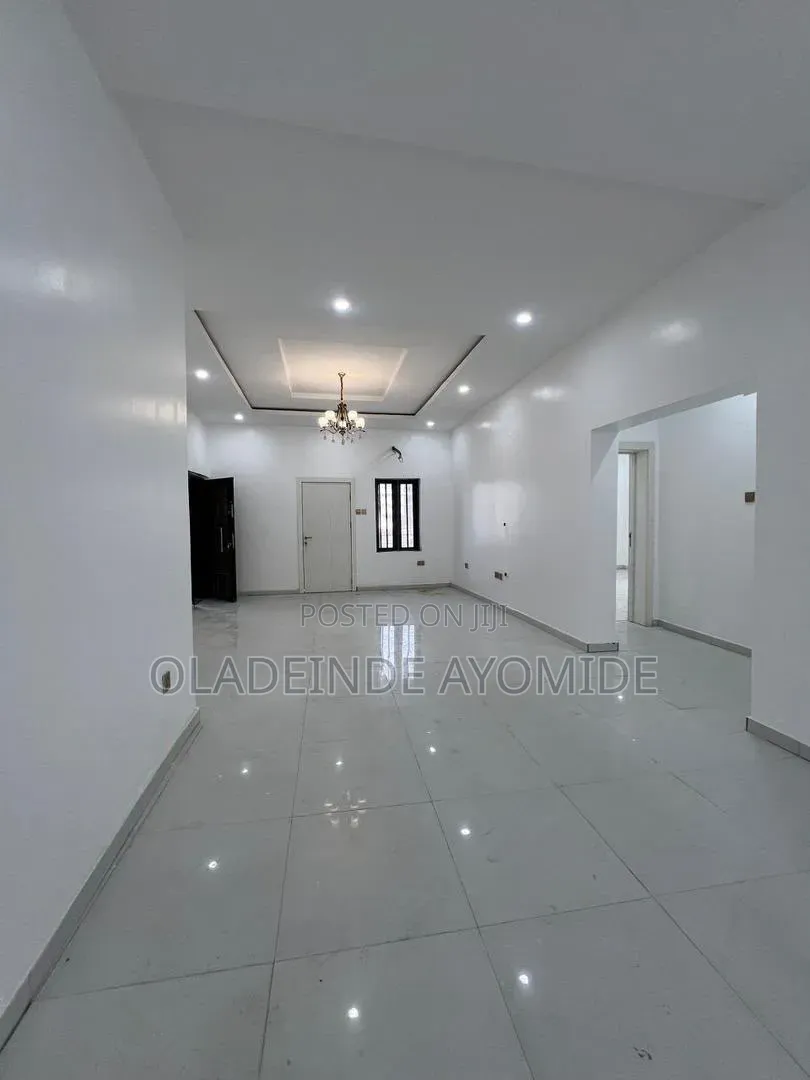 2bdrm Apartment in Ilasan Ikate for rent in Ikate