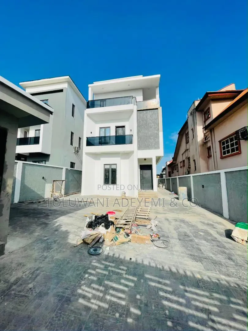Exclusively Designed 6 Bedroom Fully Detached Duplex + Pool, Study, Bq in GRA Phase 2 Shangisha