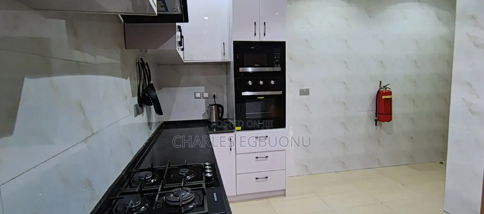 Luxury Content Kitchen Studio | Apo | Ac, Wi-Fi, 24/7 Power in Guze