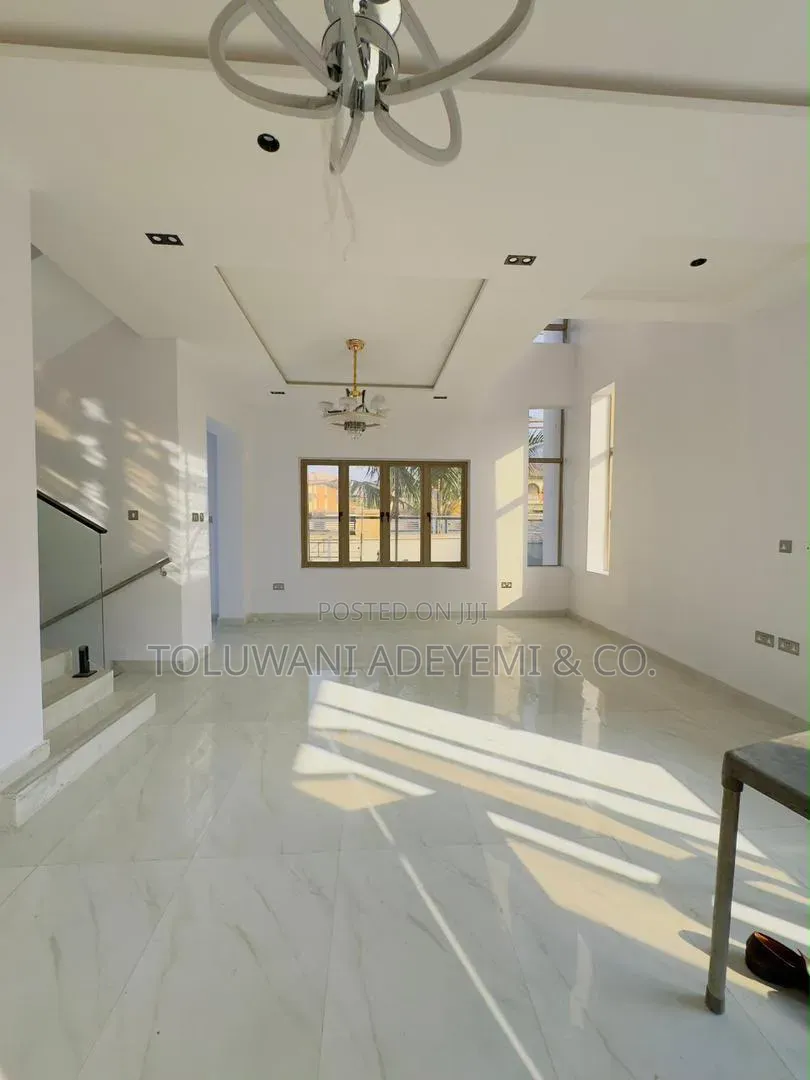5 Bedroom Detached Duplex With Bq in GRA Phase 2 Shangisha