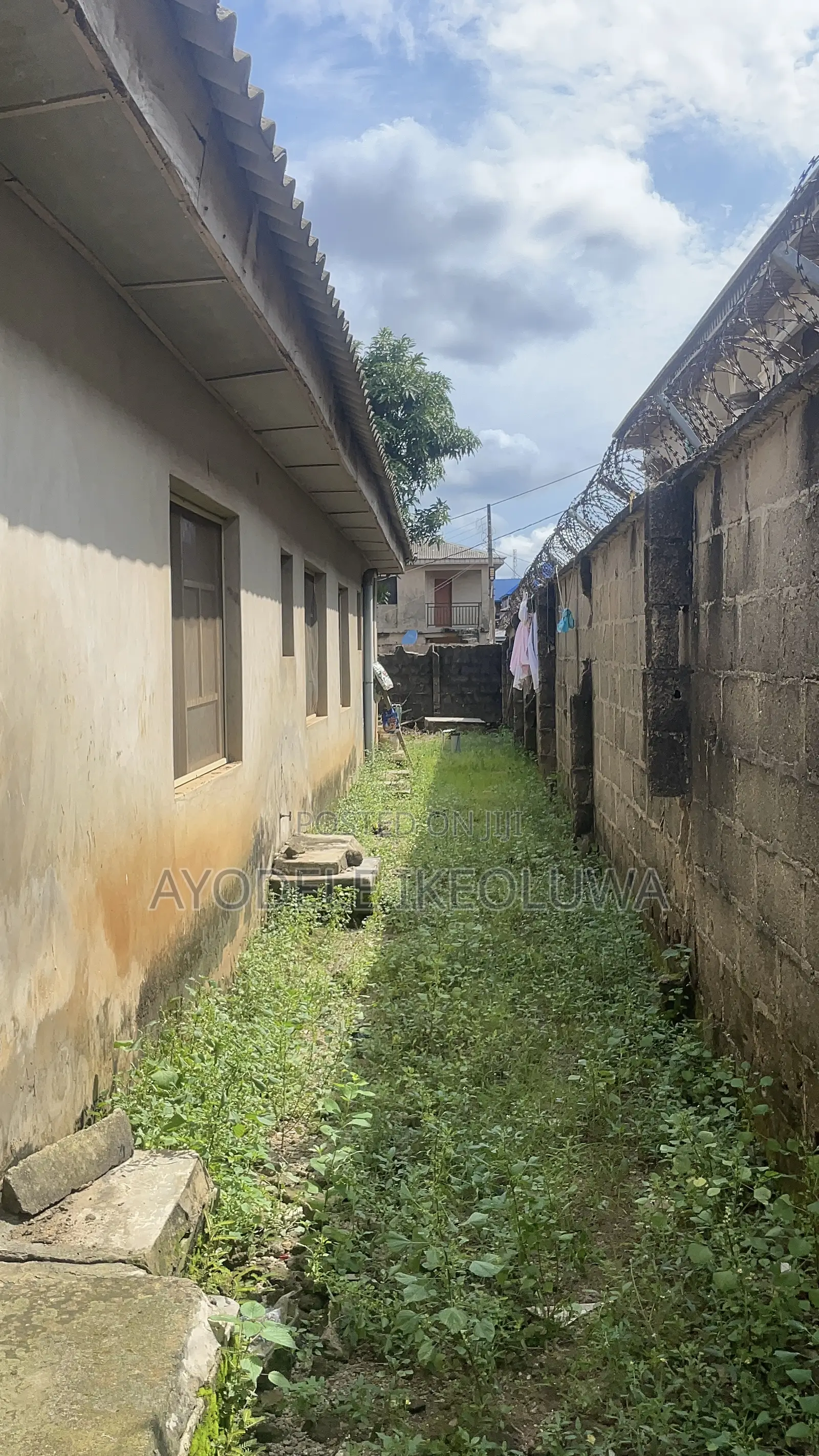 5bdrm Bungalow in Governors Road, Ikotun / Ikotun/Igando for sale in Ikotun / Ikotun/Igando
