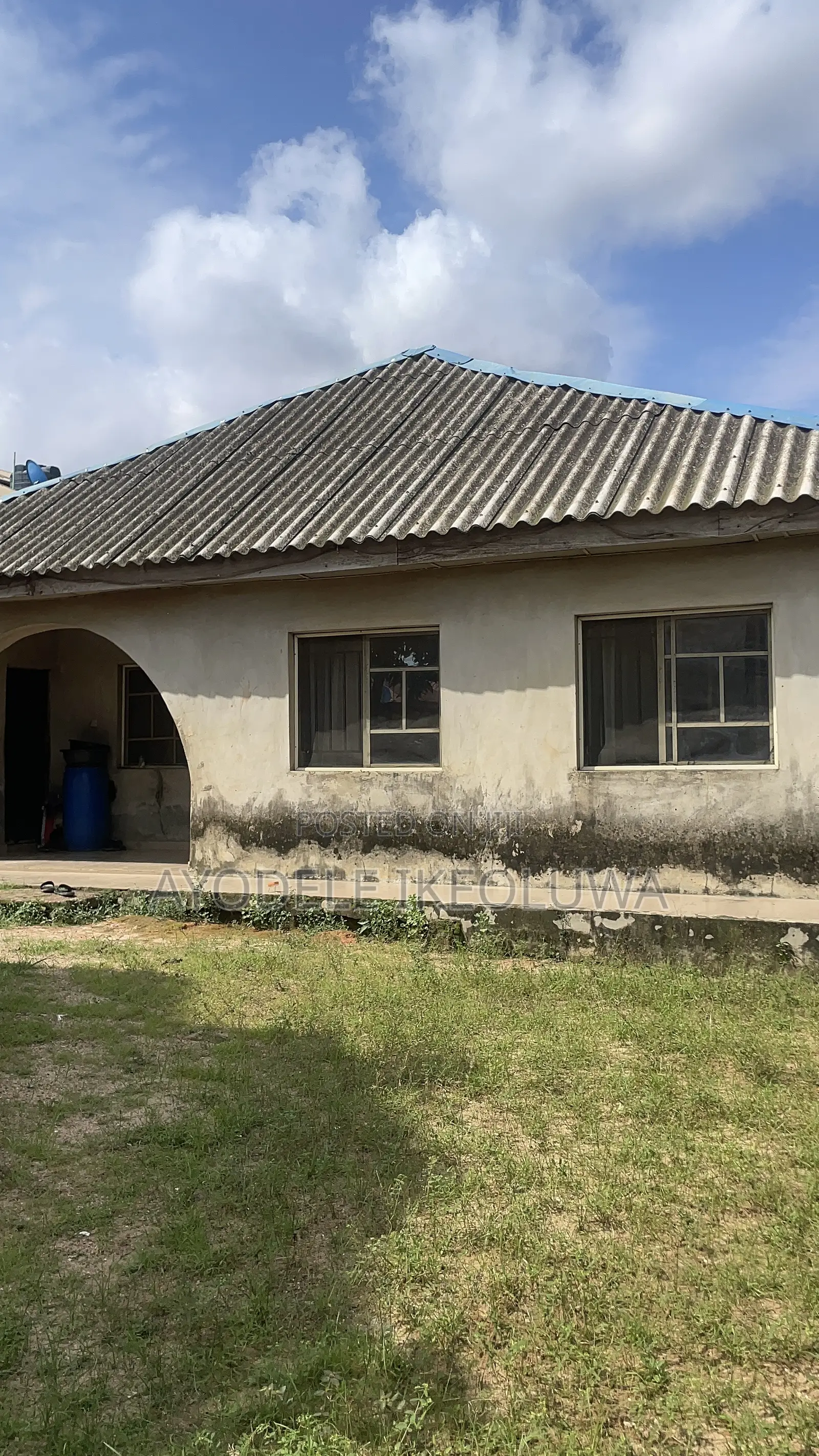 5bdrm Bungalow in Governors Road, Ikotun / Ikotun/Igando for sale in Ikotun / Ikotun/Igando
