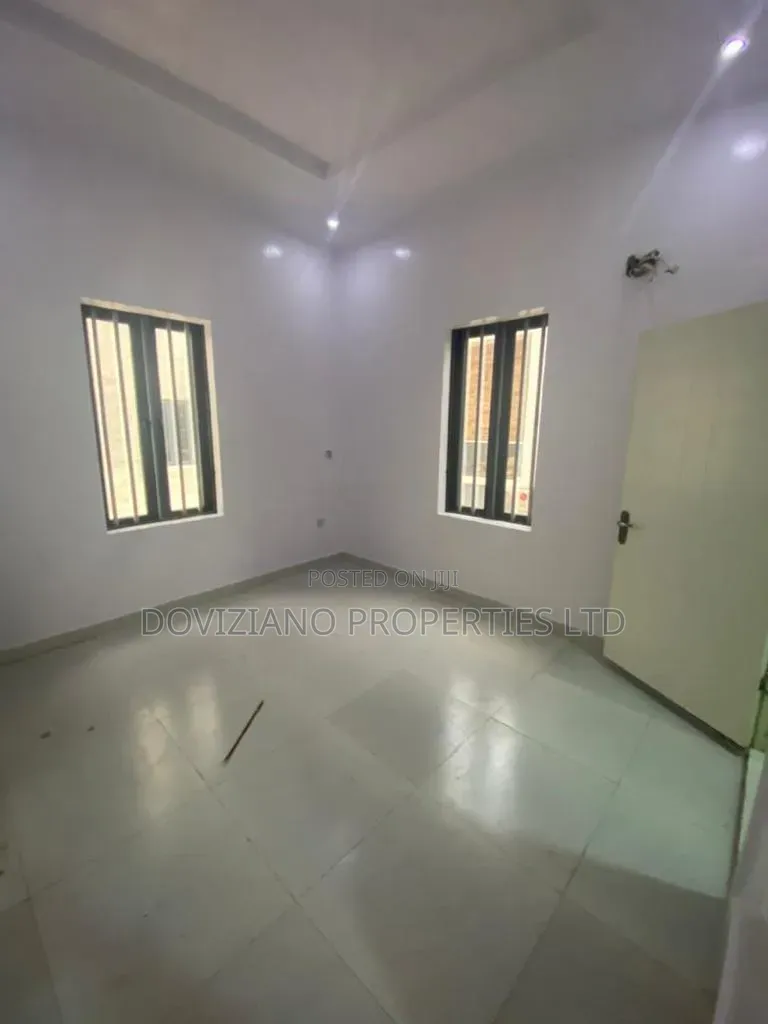4bdrm Duplex in Agungi for rent in Agungi