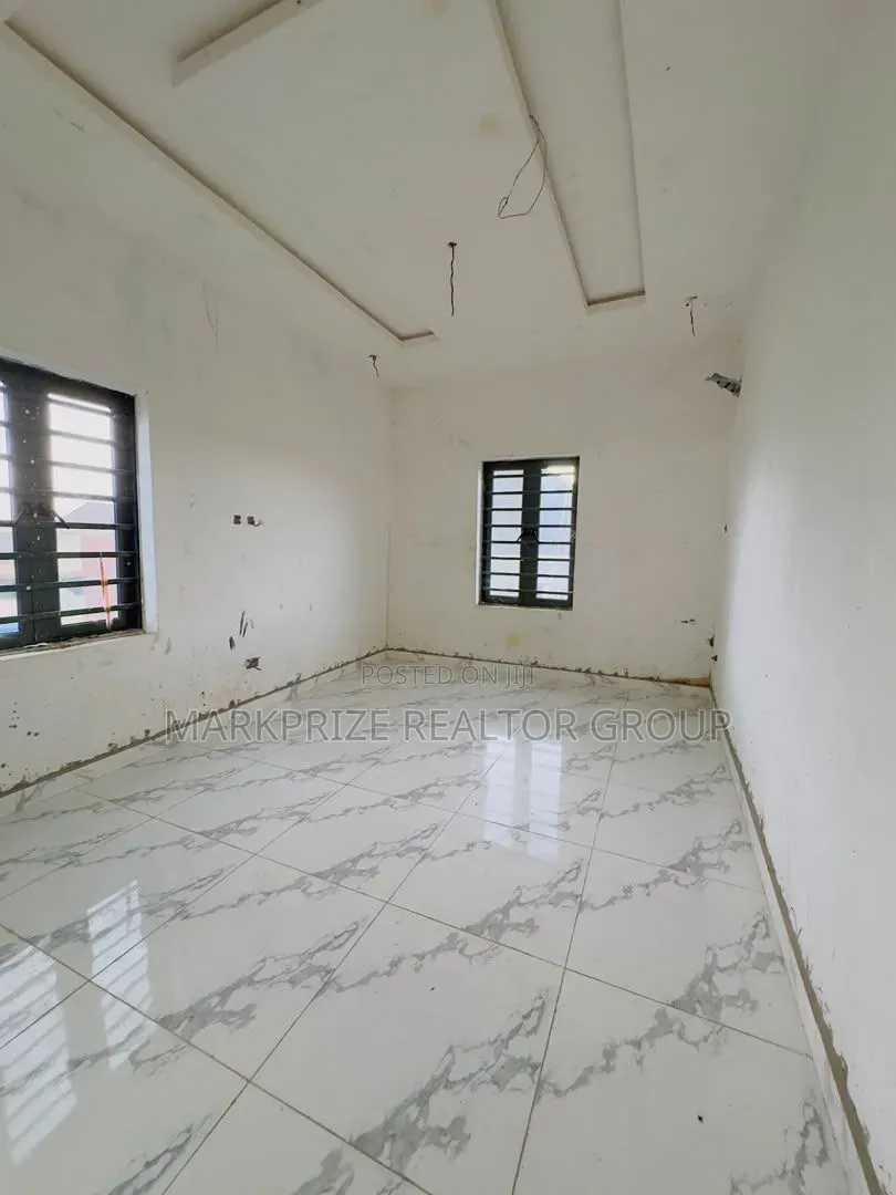 6bdrm Duplex in Magodo Phase 2 Lagos for sale in GRA Phase 2 Shangisha
