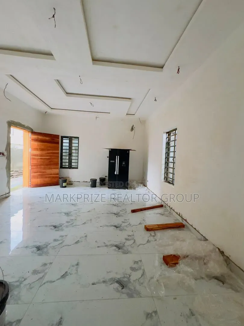 6bdrm Duplex in Magodo Phase 2 Lagos for sale in GRA Phase 2 Shangisha