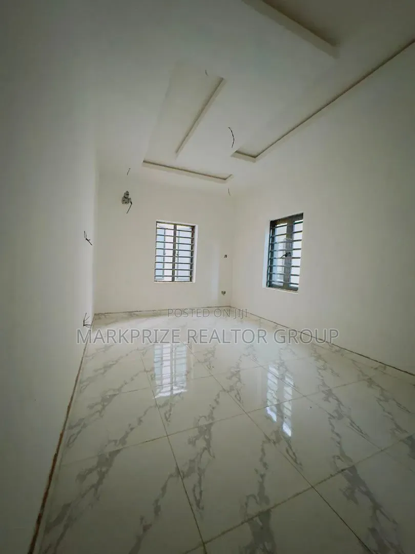 6bdrm Duplex in Magodo Phase 2 Lagos for sale in GRA Phase 2 Shangisha