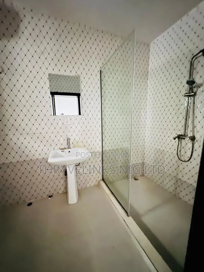 2bdrm Apartment in Osapa london for rent in Osapa london