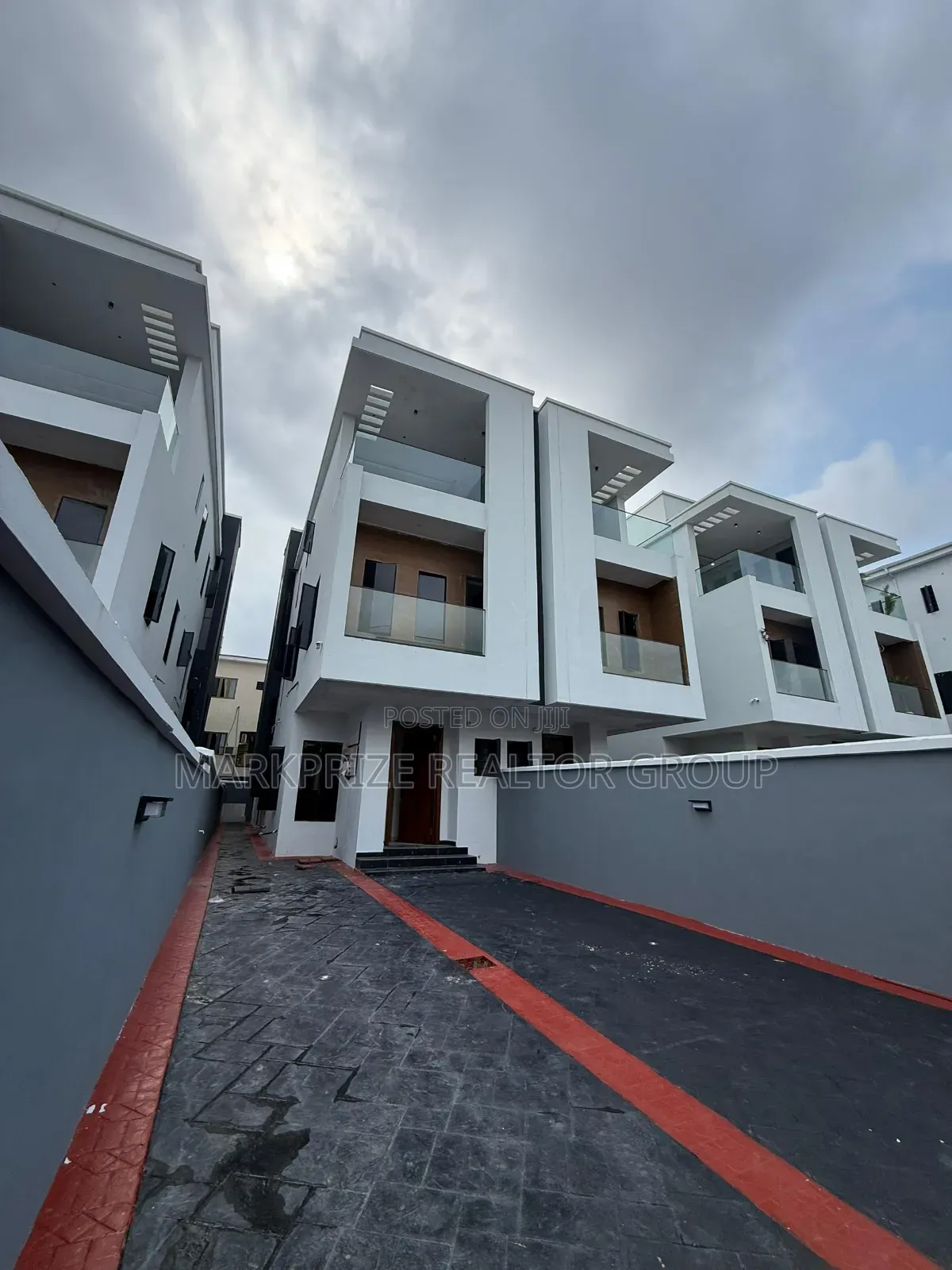 4bdrm Duplex in Ogudu Gra 1 Lagos for sale in Ogudu GRA
