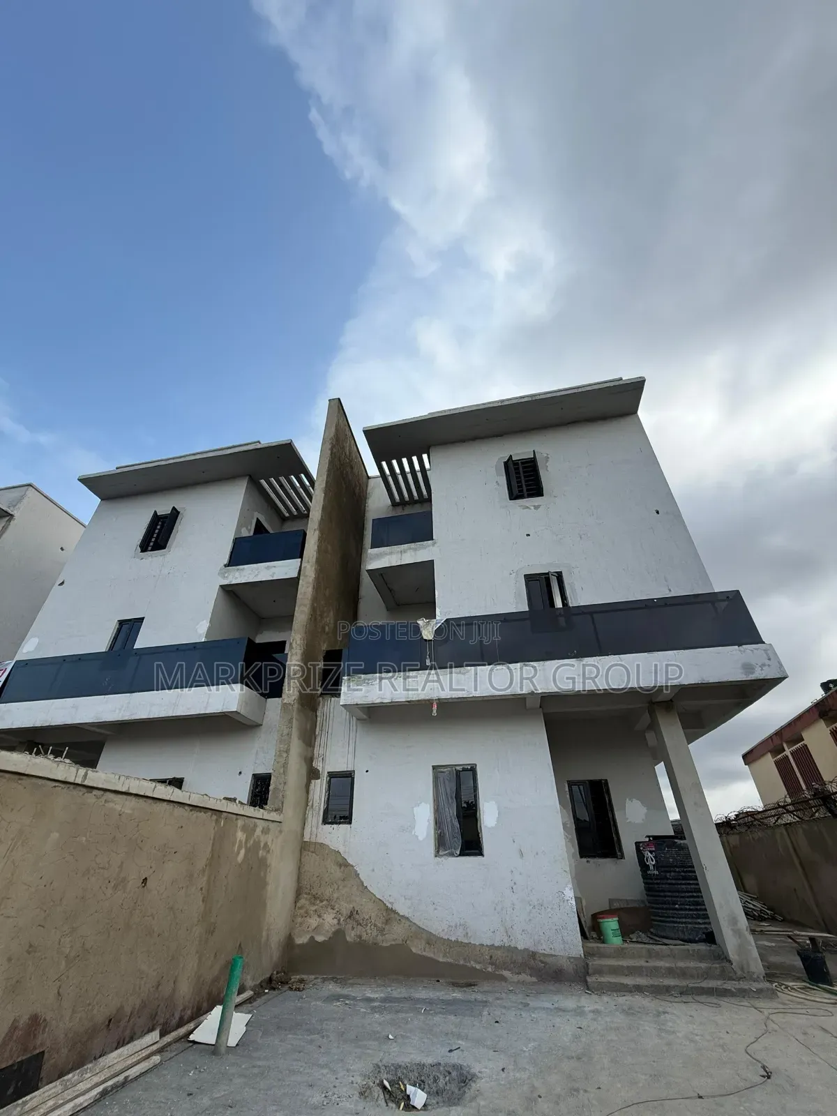4bdrm Duplex in Ogudu Gra Lagos for sale in Ogudu GRA