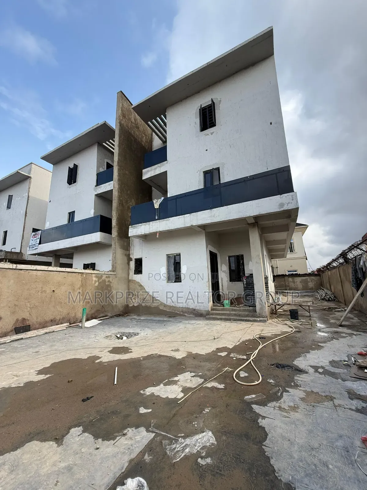 4bdrm Duplex in Ogudu Gra Lagos for sale in Ogudu GRA