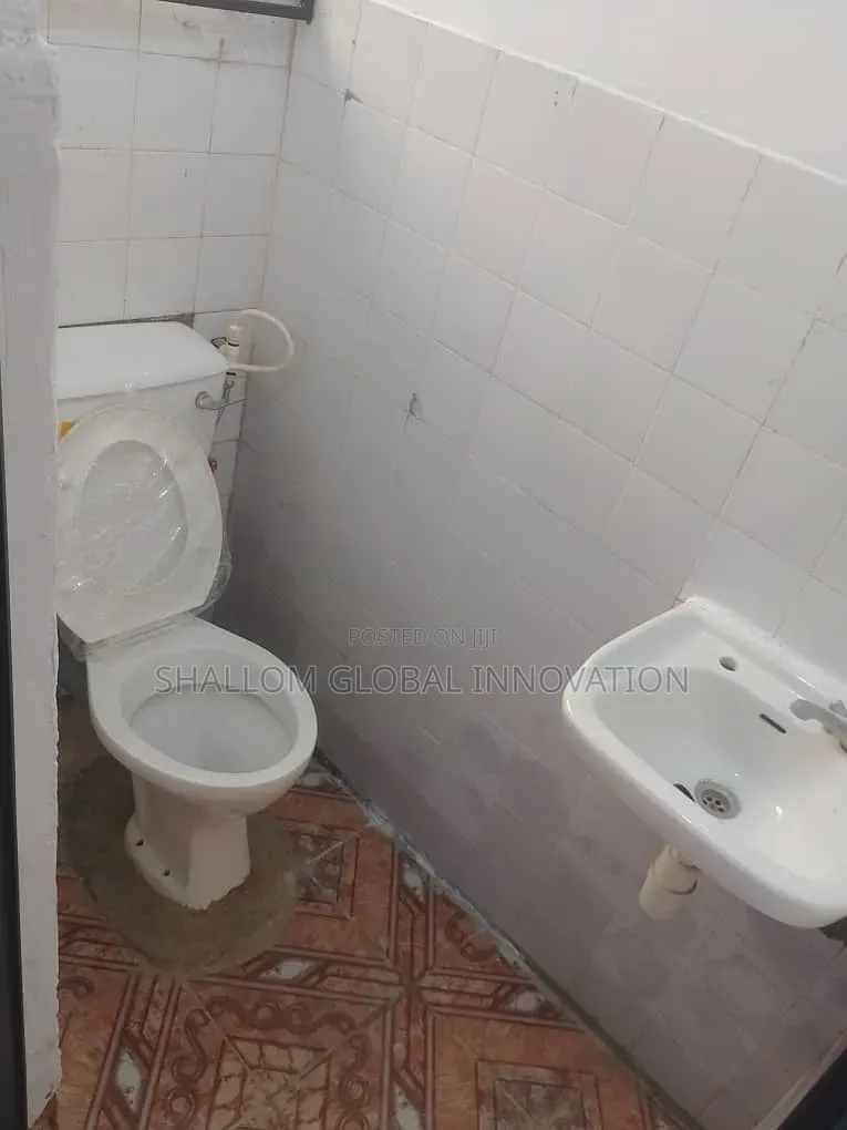 3bdrm Block of Flats in Peace, Akobo for rent in Akobo