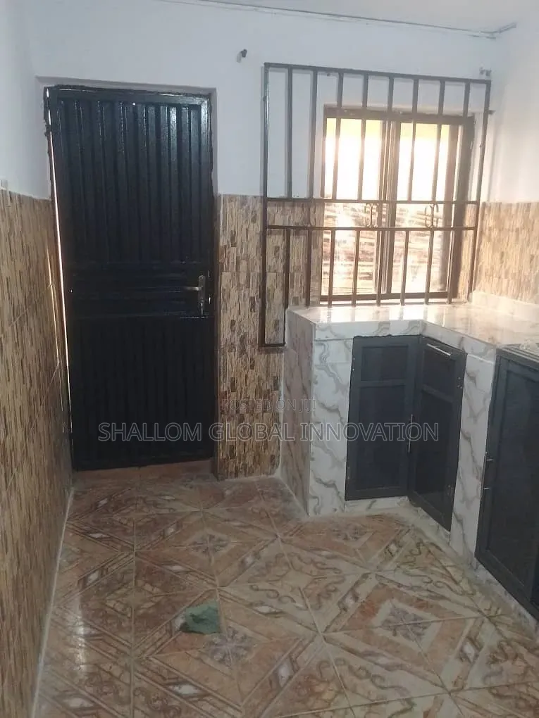 3bdrm Block of Flats in Peace, Akobo for rent in Akobo