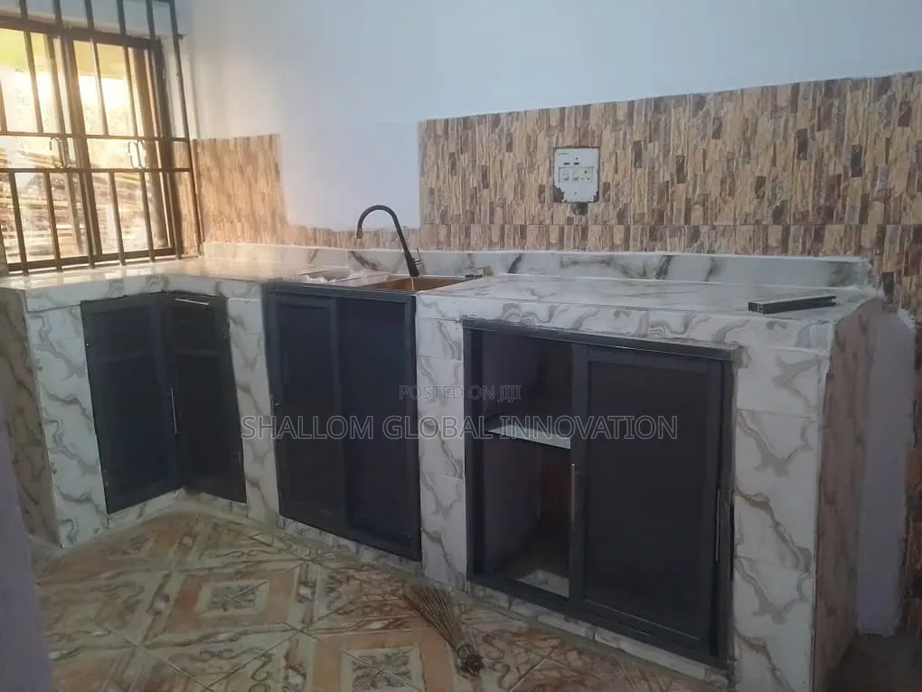 3bdrm Block of Flats in Peace, Akobo for rent in Akobo