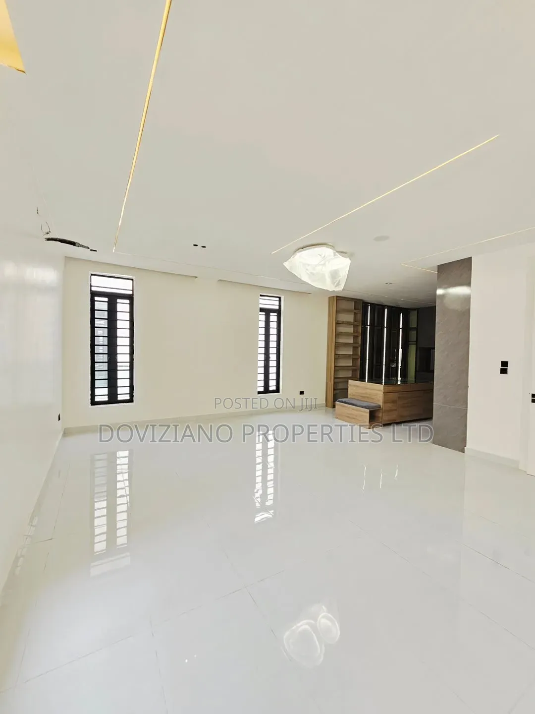 5bdrm Duplex in Lekki Phase 1 for sale in Lekki Phase 1