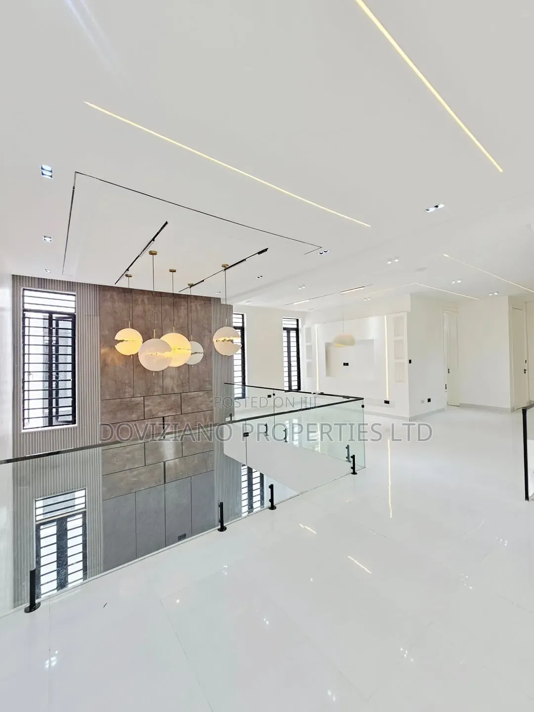 5bdrm Duplex in Lekki Phase 1 for sale in Lekki Phase 1