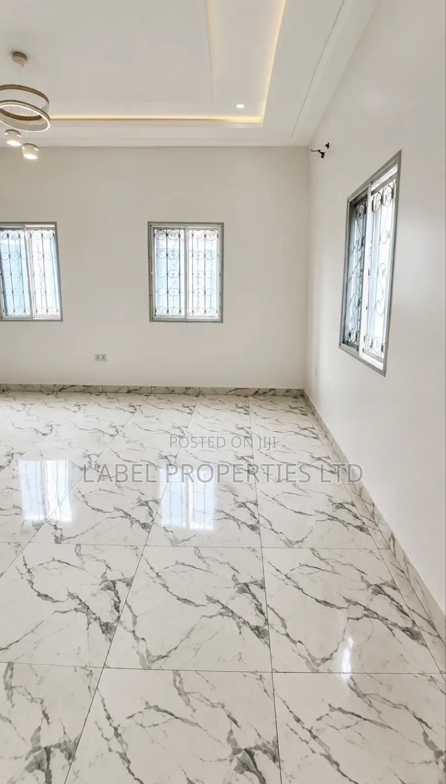 3bdrm Block of Flats in Along Voice Of, Sabon Lugbe for rent in Sabon Lugbe