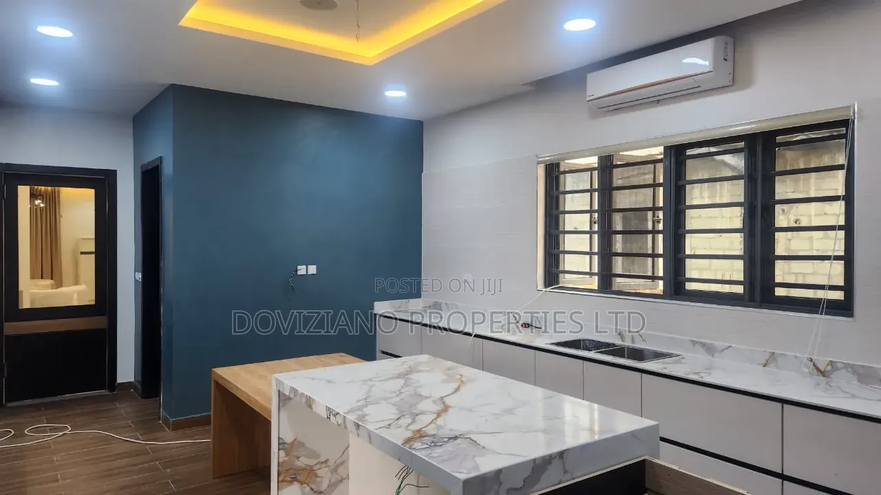 5bdrm Duplex in VGC / Ajah for sale in VGC / Ajah