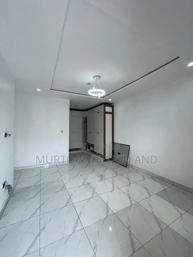 4bdrm Townhouse/Terrace in Chevron for sale in Chevron