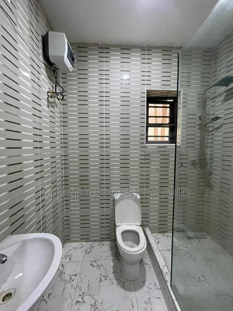 4bdrm Townhouse/Terrace in Chevron for sale in Chevron