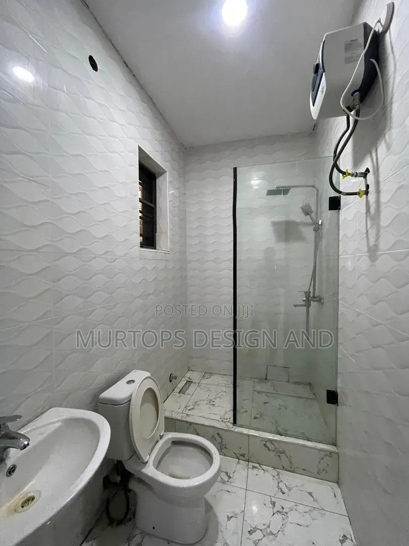 4bdrm Townhouse/Terrace in Chevron for sale in Chevron