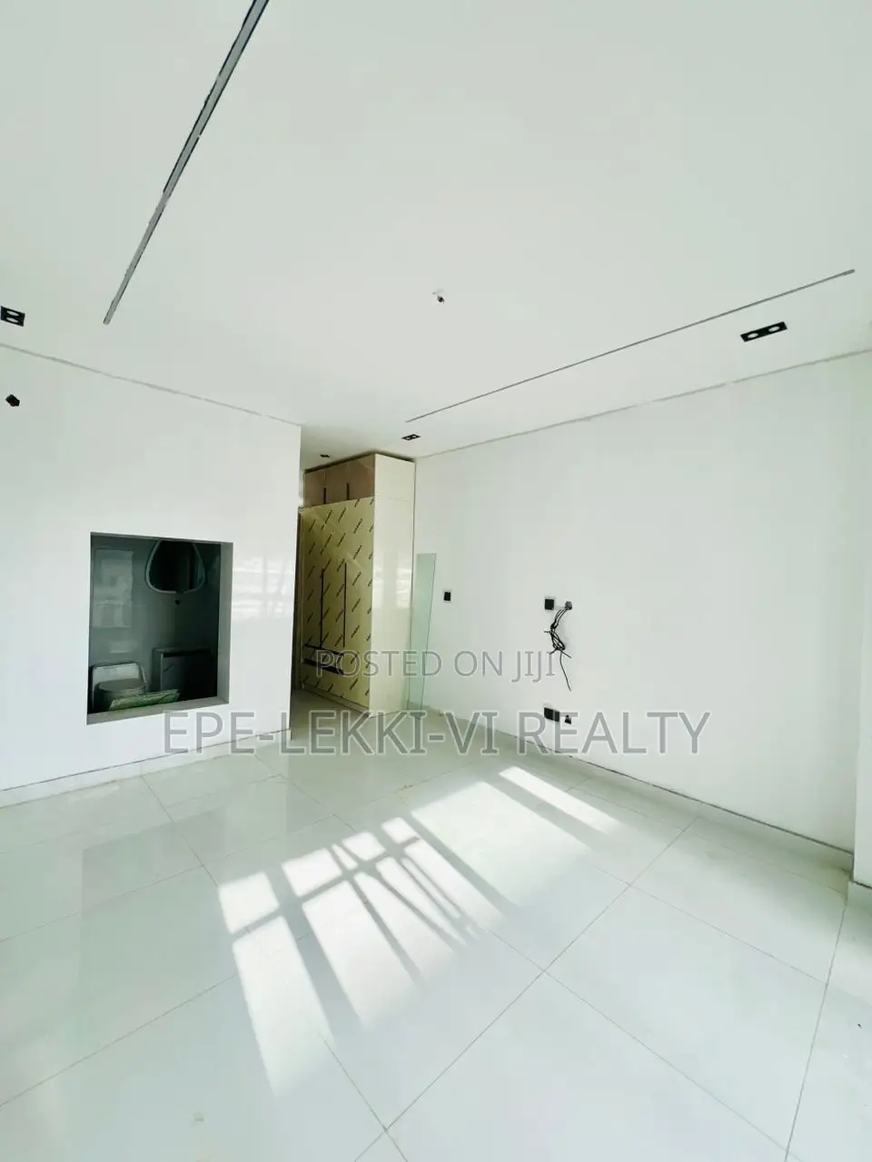 Shop for Rent in Abraham Adesanya Ajah Lagos in Ajah