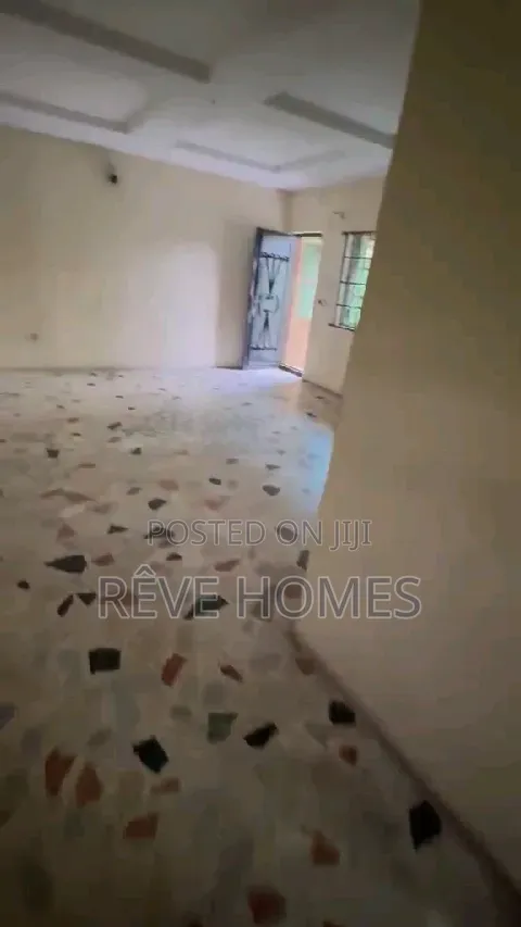 3bdrm Block of Flats in Soluyi for rent in Soluyi