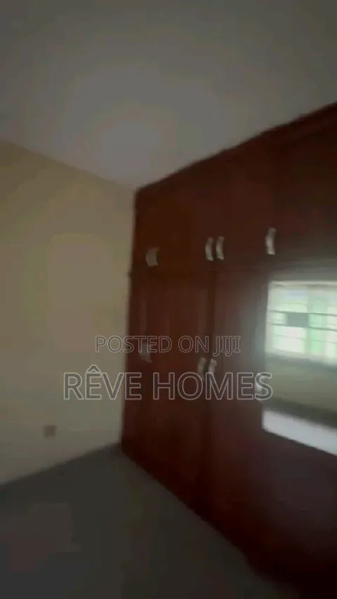 3bdrm Block of Flats in Soluyi for rent in Soluyi