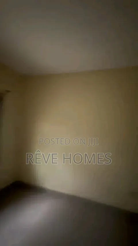 3bdrm Block of Flats in Soluyi for rent in Soluyi