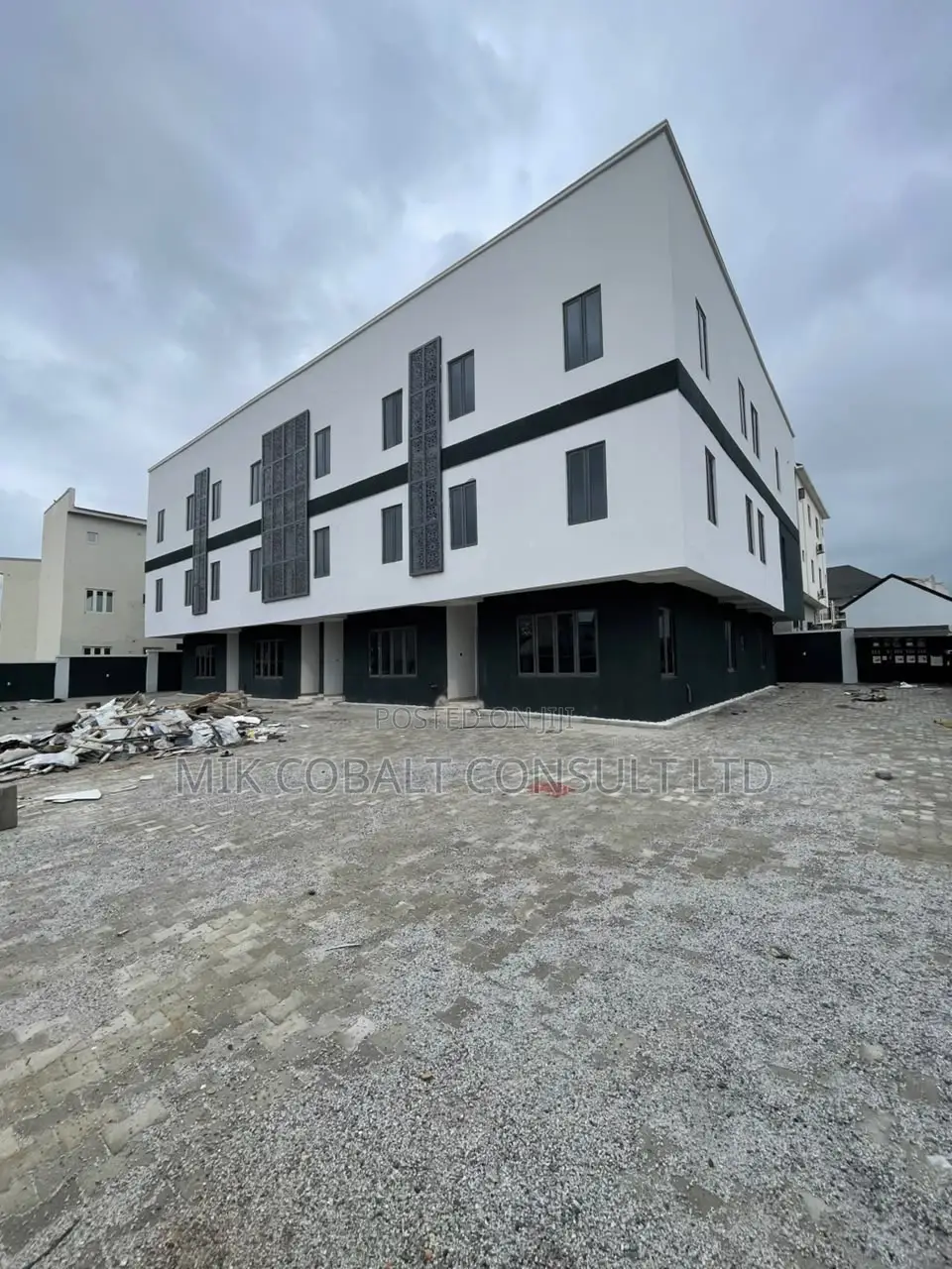 4bdrm Townhouse/Terrace in Jahi for sale in Jahi