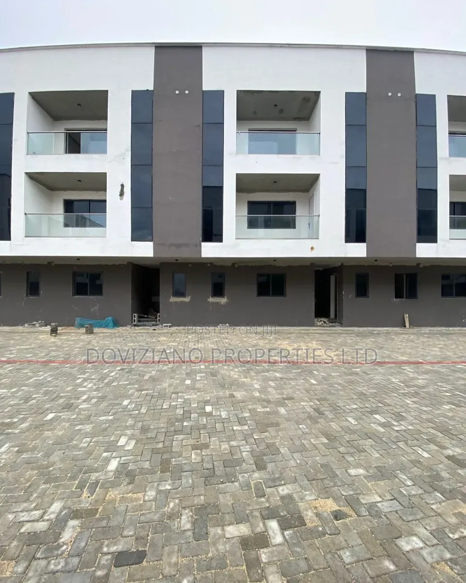 4bdrm Duplex in Lekki Phase 1 for sale in Lekki Phase 1
