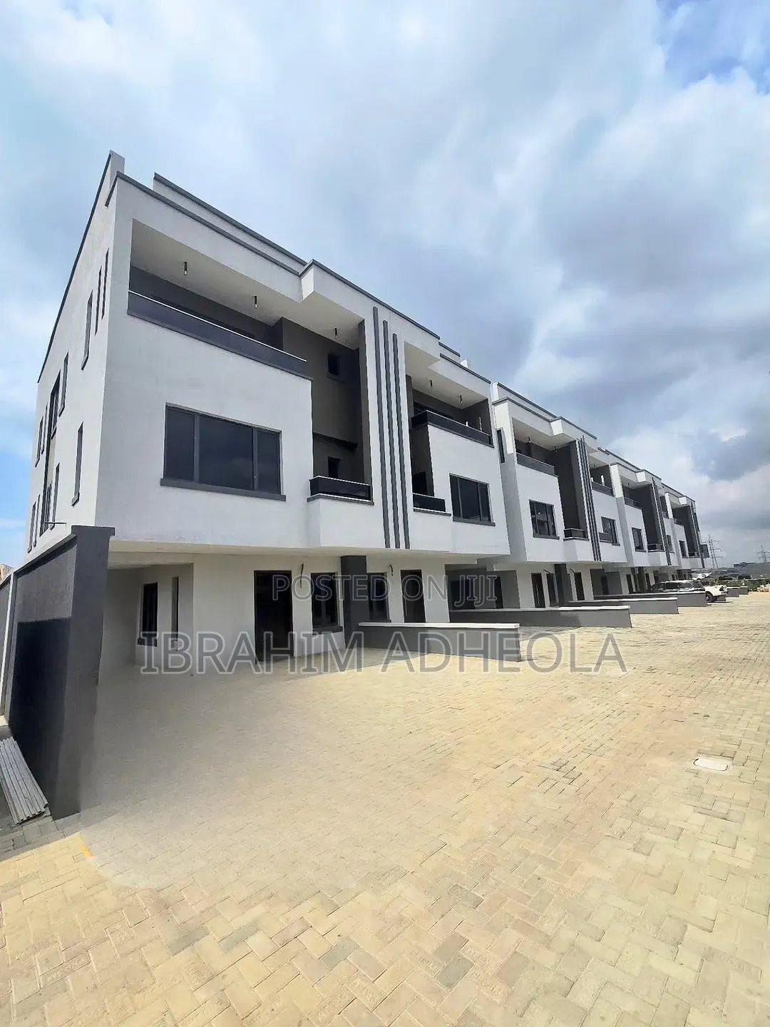 5bdrm Duplex in Ogudu Gra for sale in Ogudu GRA