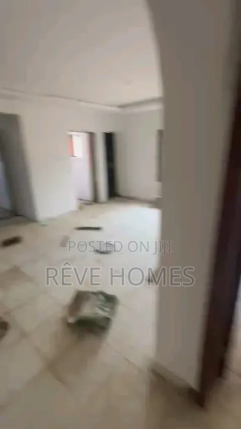 2bdrm Block of Flats in Soluyi for rent in Soluyi