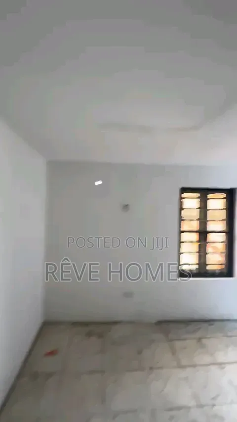 2bdrm Block of Flats in Soluyi for rent in Soluyi