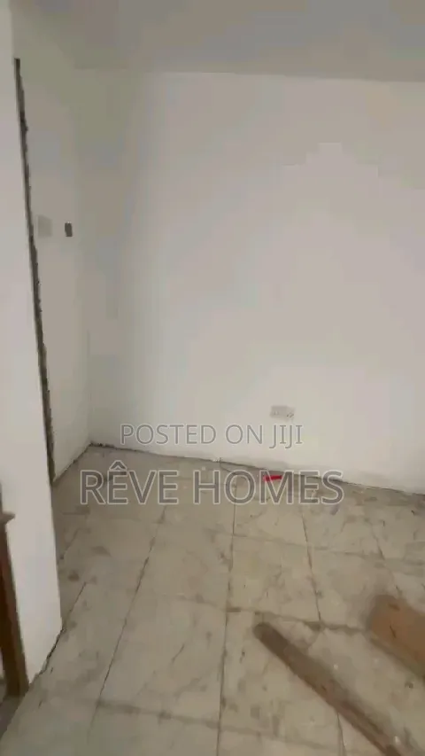 2bdrm Block of Flats in Soluyi for rent in Soluyi