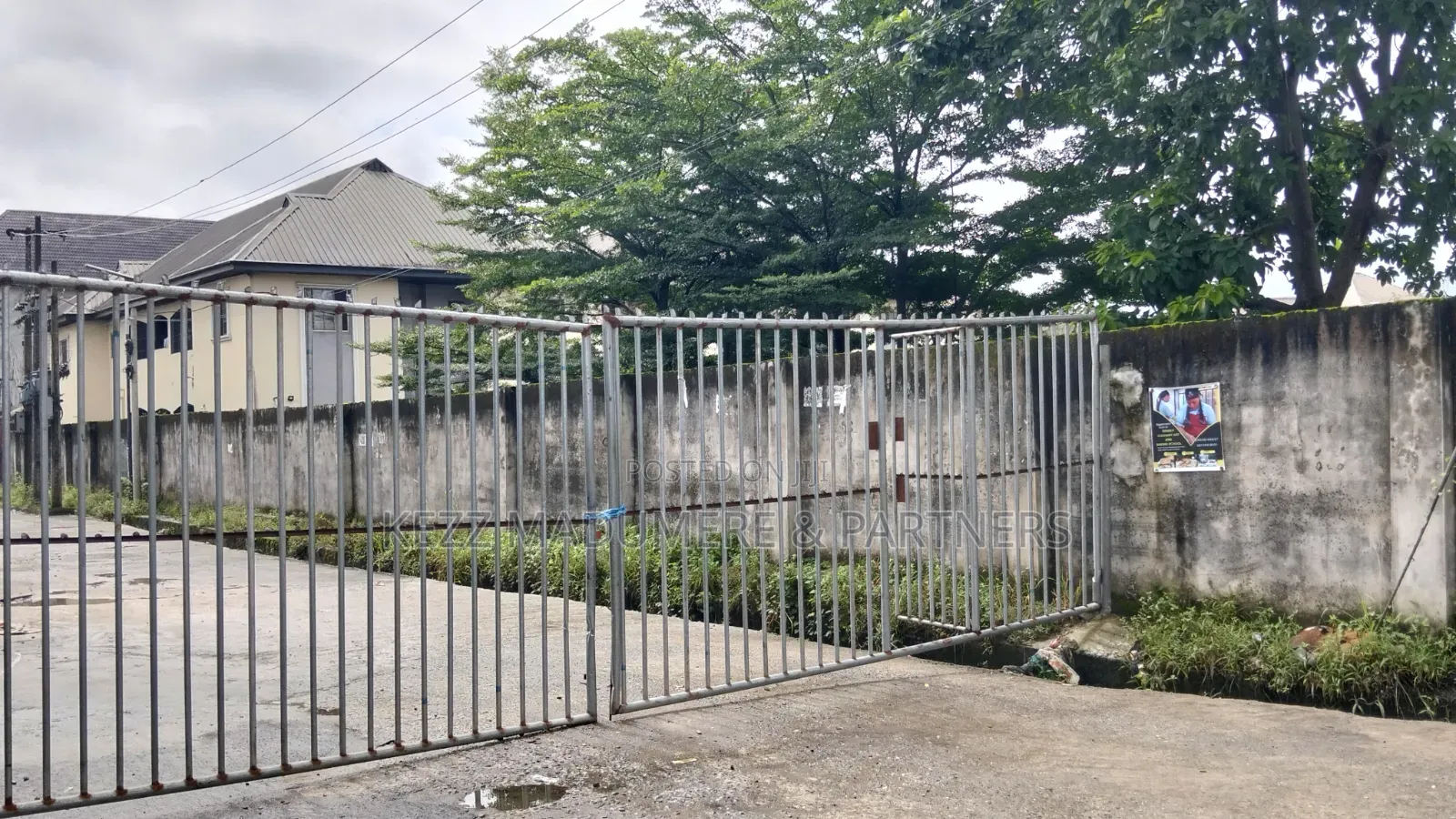 For Sale : 2 Plots at Mummy Junction , by Mopol 19 , Stadium Rd,Ph in New Layout