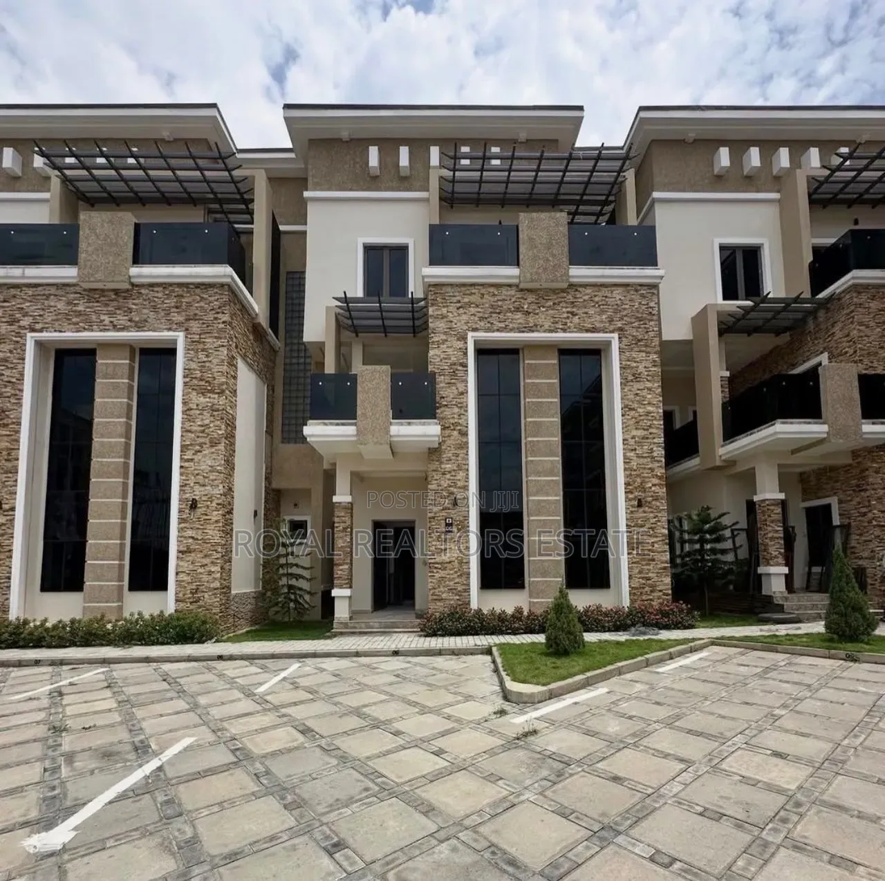 4bdrm Townhouse/Terrace in Jahi for sale in Jahi