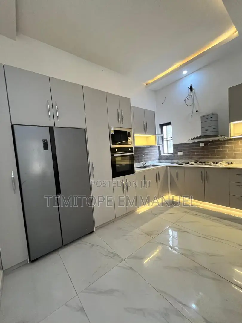 Furnished 5bdrm Duplex in Osapa london for sale in Osapa london